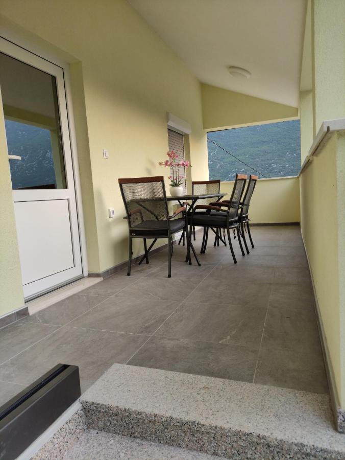 Mira 2 Lägenhet Zagvozd Exteriör bild